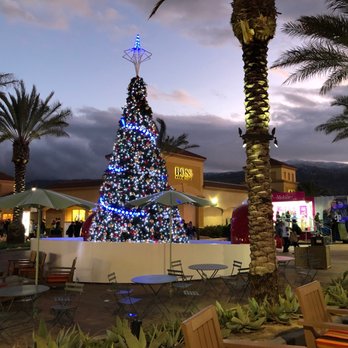 Desert Hills Premium Outlets - Shopping Centers Near Me - Cabazon, California Desert Hills Premium Outlets - Shopping Centers Near Me - Cabazon, California