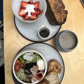 Destroyer - Strawberry French Toast - New American Near Me - Culver City, California Destroyer - Strawberry French Toast - New American Near Me - Culver City, California