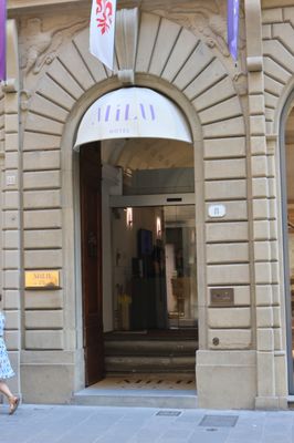 Milu Hotel by null