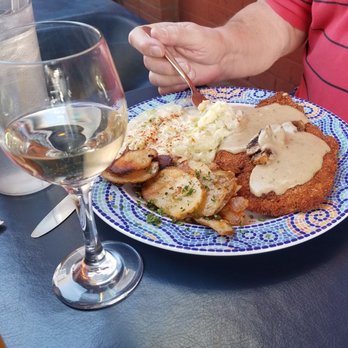 Haus Murphy's - Huhner Schnitzel - German Near Me - Glendale, Arizona