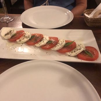 Pizzería Rafaello's - Caprese salad - Pizza Near Me - Mérida, YUC Pizzería Rafaello's - Caprese salad - Pizza Near Me - Mérida, YUC