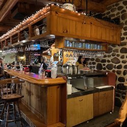 Fieldstone Country Inn - Full bar
