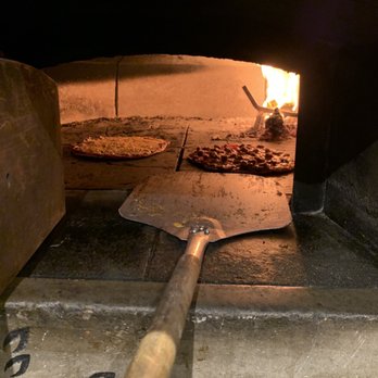 Treehouse Pub & Eatery - Pizza - Pizza Near Me - Bettendorf, Iowa