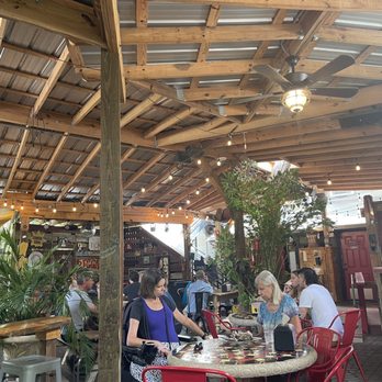 Yellow Dog Eats - Outside patio - Sandwiches Near Me - Windermere, Florida