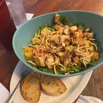 Blakeslee's Bar & Grill - Oriental Chicken Salad - Bars Near Me - Forks, Washington