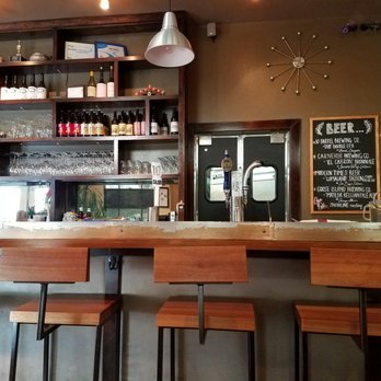 Tomi Thai Restaurant - The bar counter - Thai Near Me - Windsor, California