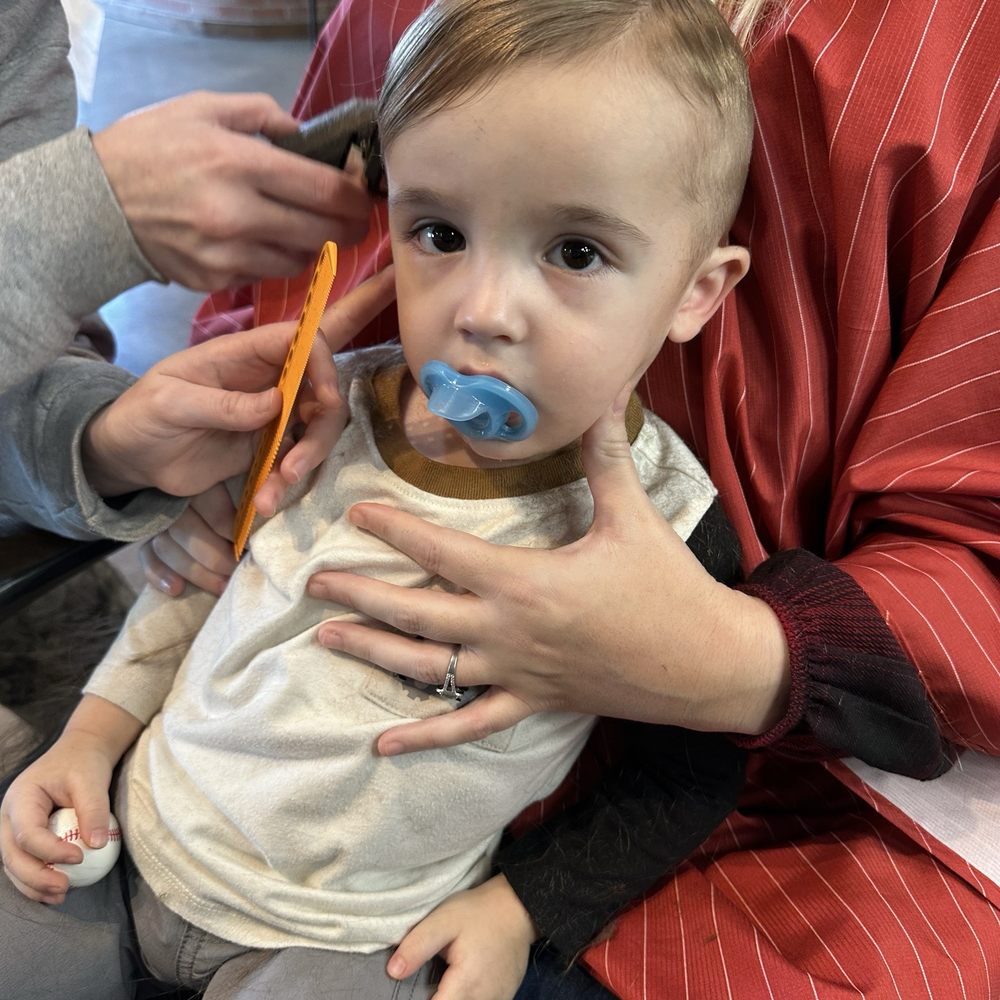 Minty Barber - He started to relax quickly and let them do their thing. - Barbers Near Me - Frisco, Texas Minty Barber - He started to relax quickly and let them do their thing. - Barbers Near Me - Frisco, Texas