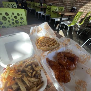 Yo' Mama's - The Chicken & Waffle and Fresh-Cut Fries were all 100% delicious - Gluten-Free Near Me - Birmingham, Alabama Yo' Mama's - The Chicken & Waffle and Fresh-Cut Fries were all 100% delicious - Gluten-Free Near Me - Birmingham, Alabama