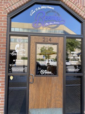 Boonie's On the Avenue by null