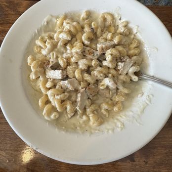 Sage Creek Grille - Mac and cheese with chicken - American Near Me - Custer, South Dakota Sage Creek Grille - Mac and cheese with chicken - American Near Me - Custer, South Dakota