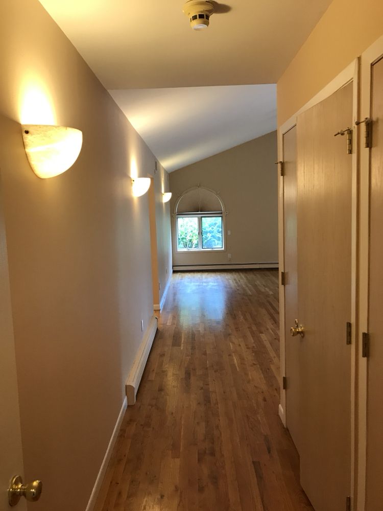 Slide of R&R Handyman