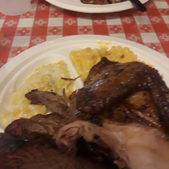 Black's Barbecue Lockhart - Chicken, brisket, sausage oh my - Barbeque Near Me - Lockhart, Texas Black's Barbecue Lockhart - Chicken, brisket, sausage oh my - Barbeque Near Me - Lockhart, Texas