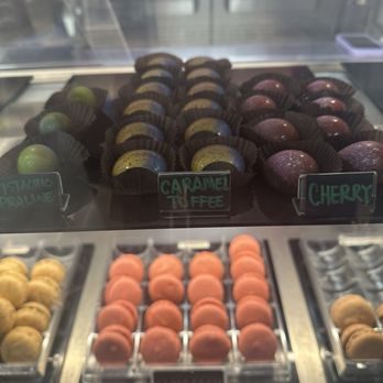Le Macaron French Pastries - Coffee & Tea Near Me - Gaithersburg, Maryland