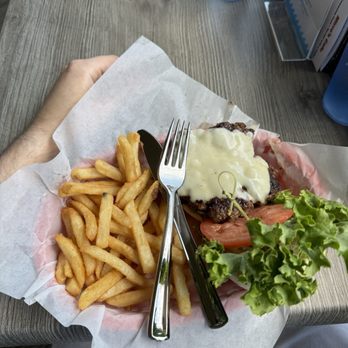 Mirro's Cafe - Original Burger - Cafes Near Me - Waves, North Carolina Mirro's Cafe - Original Burger - Cafes Near Me - Waves, North Carolina