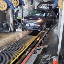 Dont go to this carwash, worse experience Dont go to this carwash, worse experience