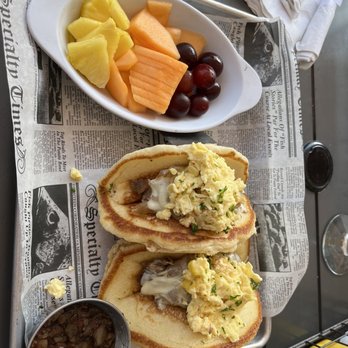 10 Twenty five - Steak, egg and cheese pancake tacos - brunch menu - Gastropubs Near Me - Fort Myers, Florida