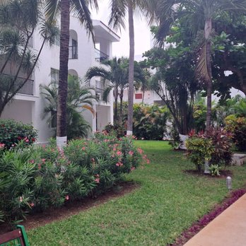 Beachscape Kin Ha Villas & Suites - Grounds around the buildings - Hotels Near Me - Cancún, ROO