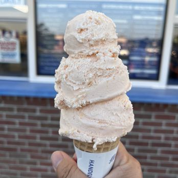 Handel's Homemade Ice Cream - Peach seasonal flavor-this is a single! - Ice Cream & Frozen Yogurt Near Me - Canfield, Ohio Handel's Homemade Ice Cream - Peach seasonal flavor-this is a single! - Ice Cream & Frozen Yogurt Near Me - Canfield, Ohio