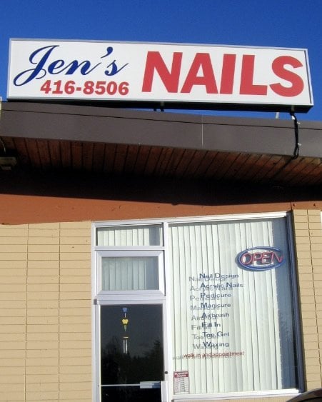 Jen's Nails Logo