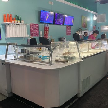 Scoops on First - Interior - Ice Cream & Frozen Yogurt Near Me - Fort Myers, Florida Scoops on First - Interior - Ice Cream & Frozen Yogurt Near Me - Fort Myers, Florida