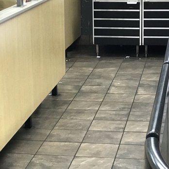 Burger King - Debris, paper garbage - Burgers Near Me - Woodburn, Oregon