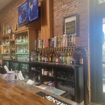 Union - Inside bar - Breweries Near Me - Oroville, California