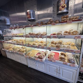 New Cameron Bakery - Bakeries Near Me - Chinatown, New York