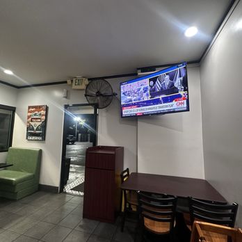 Rod's Char-broiler - Tv and infant chairs - Burgers Near Me - Redondo Beach, California