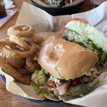 Black Mtn Burger - Western burger and onion rings - Burgers Near Me - Lincoln, New Hampshire Black Mtn Burger - Western burger and onion rings - Burgers Near Me - Lincoln, New Hampshire