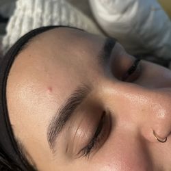 Ziba De Beaute - Freshly threaded eyebrows