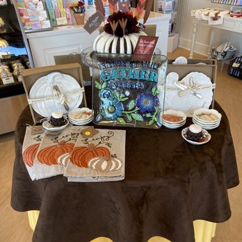Nothing Bundt Cakes - 11/20/20 adorable store!! - Bakeries Near Me - Collegeville, Pennsylvania
