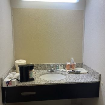 Quality Inn - No mirror - Hotels Near Me - Morganton, North Carolina