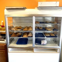 KC Pan Factory - Baked Items Case