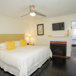 Nobnocket Boutique Inn - Luxury Grand Bedroom