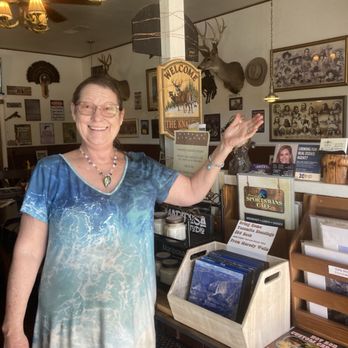 Steve's Sportsmans Cafe - Meredy Wells local photographer invites you into Steve's! - Cafes Near Me - Mariposa, California