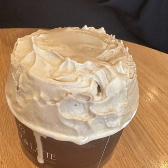 Bacio di Latte - Salted caramel - Gelato Near Me - Thousand Oaks, California Bacio di Latte - Salted caramel - Gelato Near Me - Thousand Oaks, California