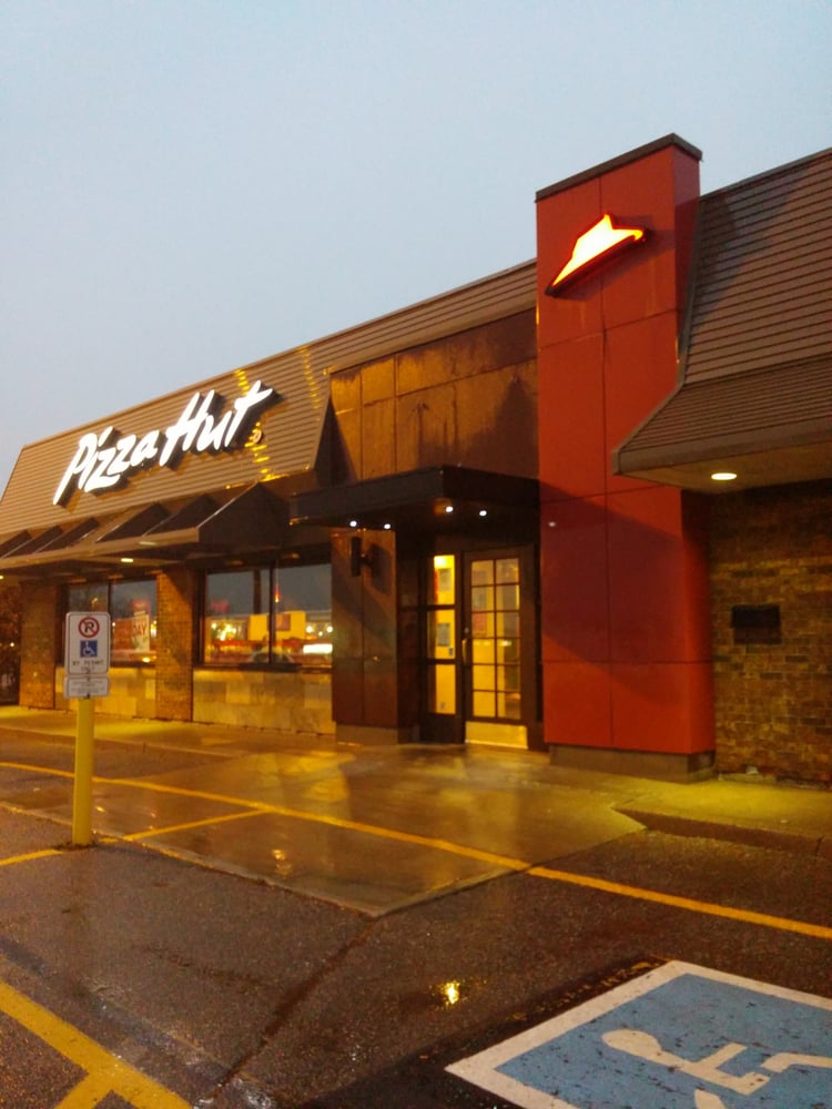 PIZZA HUT Updated September 2024 11 Photos & 26 Reviews 295 Queen