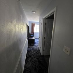 Luxbury Inn & Suites