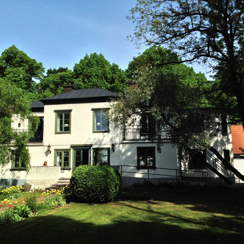 Hallfreda Hotell - Hallfreda Hotell - The Garden - Hotels Near Me - Visby, I