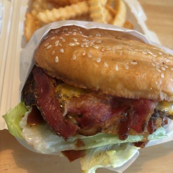 Famous Burgers - Western Burger and fries - Burgers Near Me - Strathmore, California Famous Burgers - Western Burger and fries - Burgers Near Me - Strathmore, California