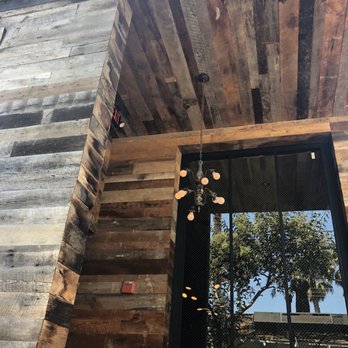 Gjelina - The decor - New American Near Me - Venice, California