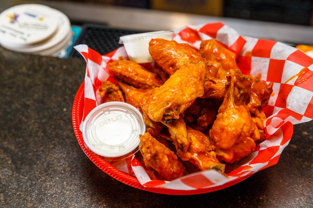 MAXIMUS RESTAURANT & SPORTS BAR 49 Photos & 10 Reviews Sports Bars