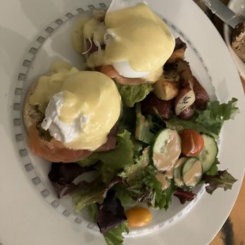 Bin 141 - Eggs Benedict - New American Near Me - New York, New York Bin 141 - Eggs Benedict - New American Near Me - New York, New York