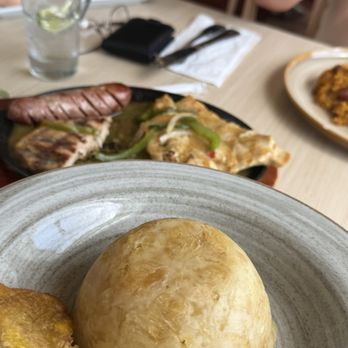 Peña Blanca - Parrillada y mofongo de yuca - Desserts Near Me - Aguadilla Pueblo, Puerto Rico