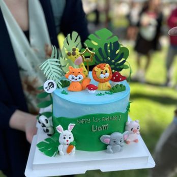 Minon Cake - Jungle or Safari themed custom order cake - Bubble Tea Near Me - Los Angeles, California