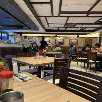 Liliha Bakery - Interior - Bakeries Near Me - Honolulu, Hawaii