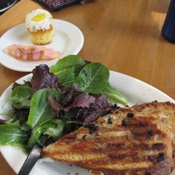 Farley's East - cupcakes and delicious food. - Coffee & Tea Near Me - Oakland, California Farley's East - cupcakes and delicious food. - Coffee & Tea Near Me - Oakland, California