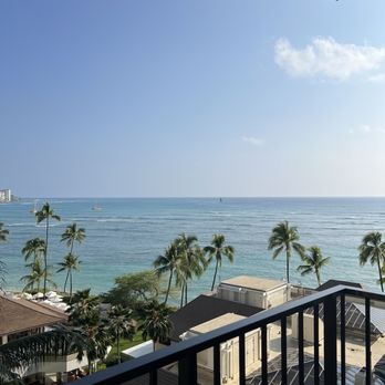 Halekulani Hotel - Balcony view - Hotels Near Me - Honolulu, Hawaii Halekulani Hotel - Balcony view - Hotels Near Me - Honolulu, Hawaii