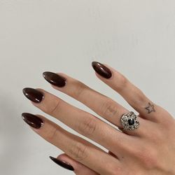 Tip & Toe Nails