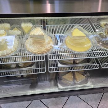 Blond Giraffe Key Lime Pie Factory - Desserts Near Me - Tavernier, Florida Blond Giraffe Key Lime Pie Factory - Desserts Near Me - Tavernier, Florida